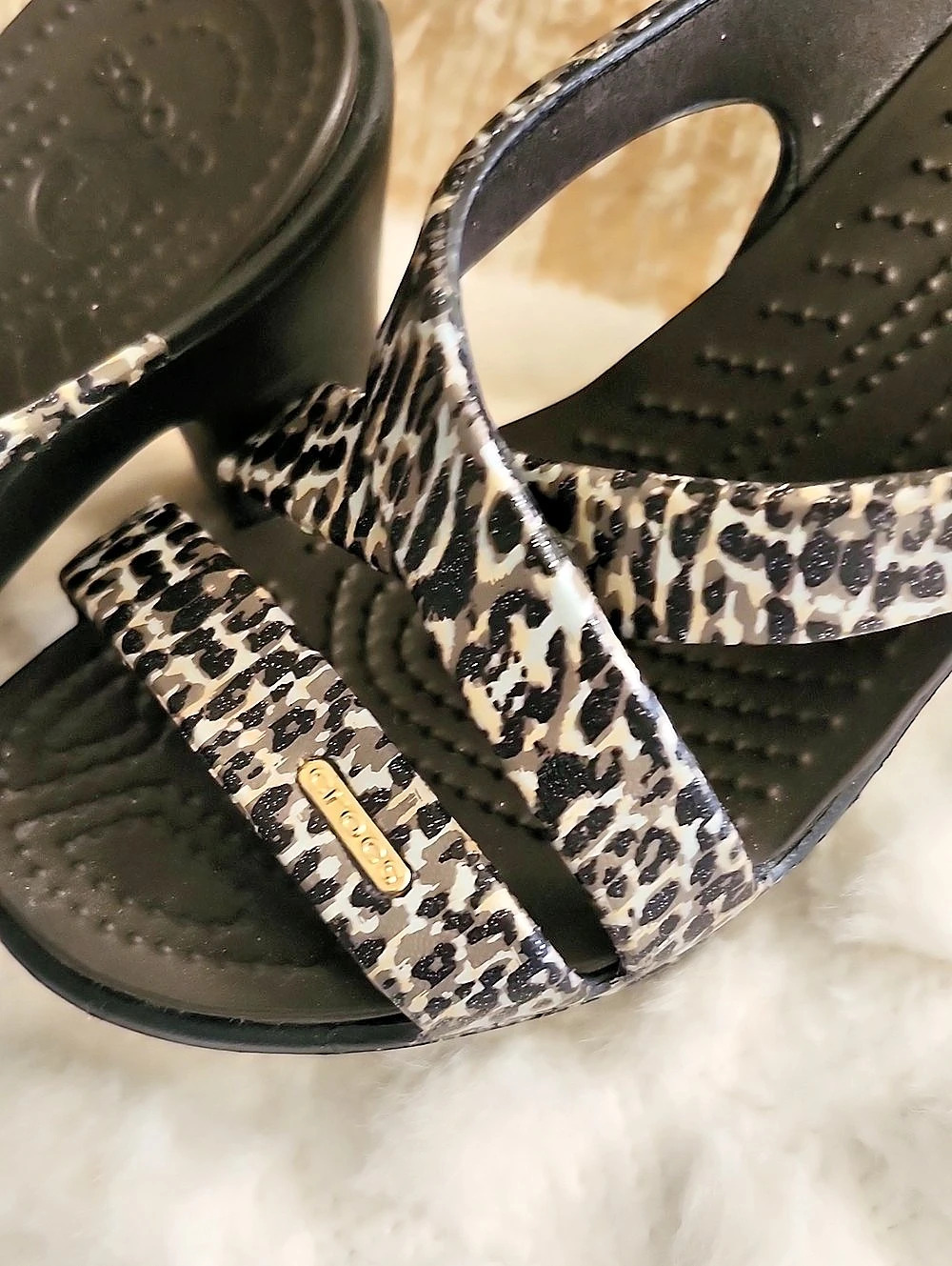 Crocs Leopard Sandle - Picture 3 of 9